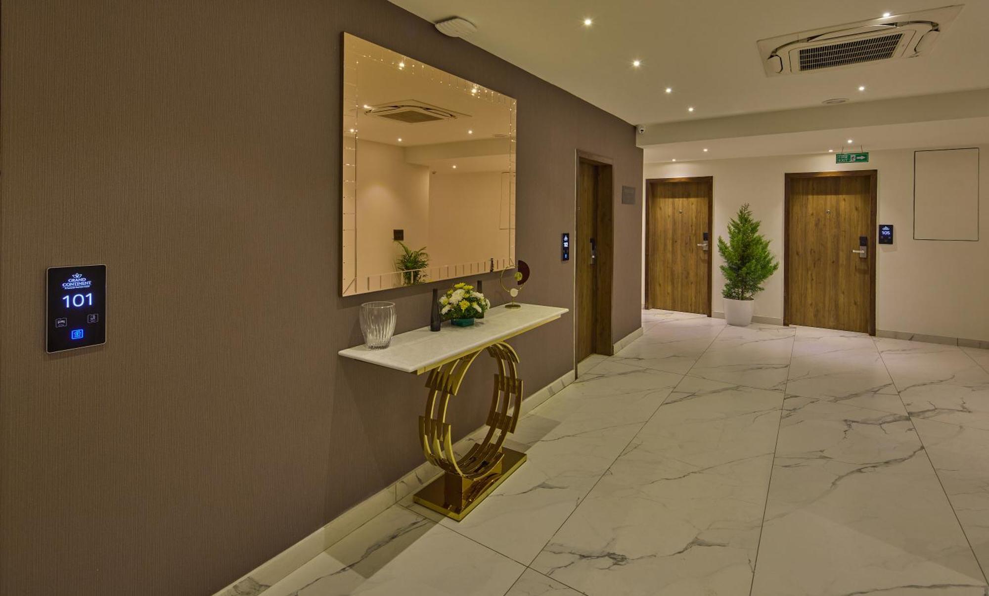 Grand Continent Hebbal A Sarovar Portico Affiliate Hotel Bangalore Extérieur photo